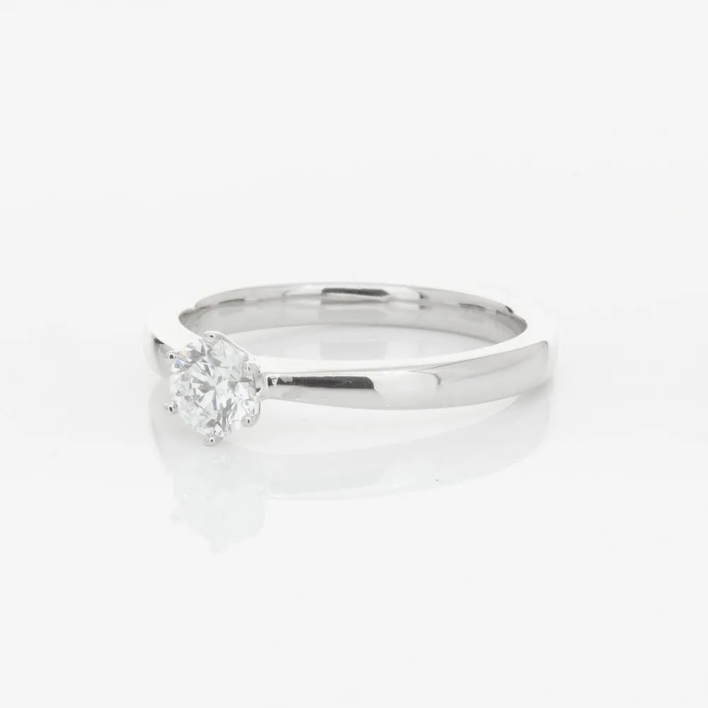 18ct White Gold .30ct Diamond Venetian Ring