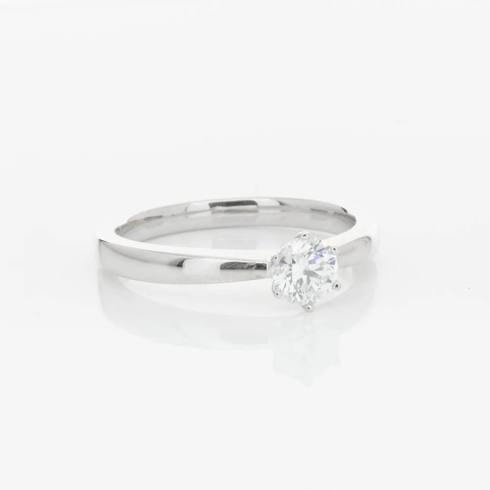 18ct White Gold .30ct Diamond Venetian Ring