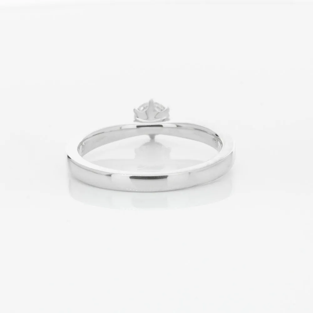 18ct White Gold .40ct Diamond Nova Ring