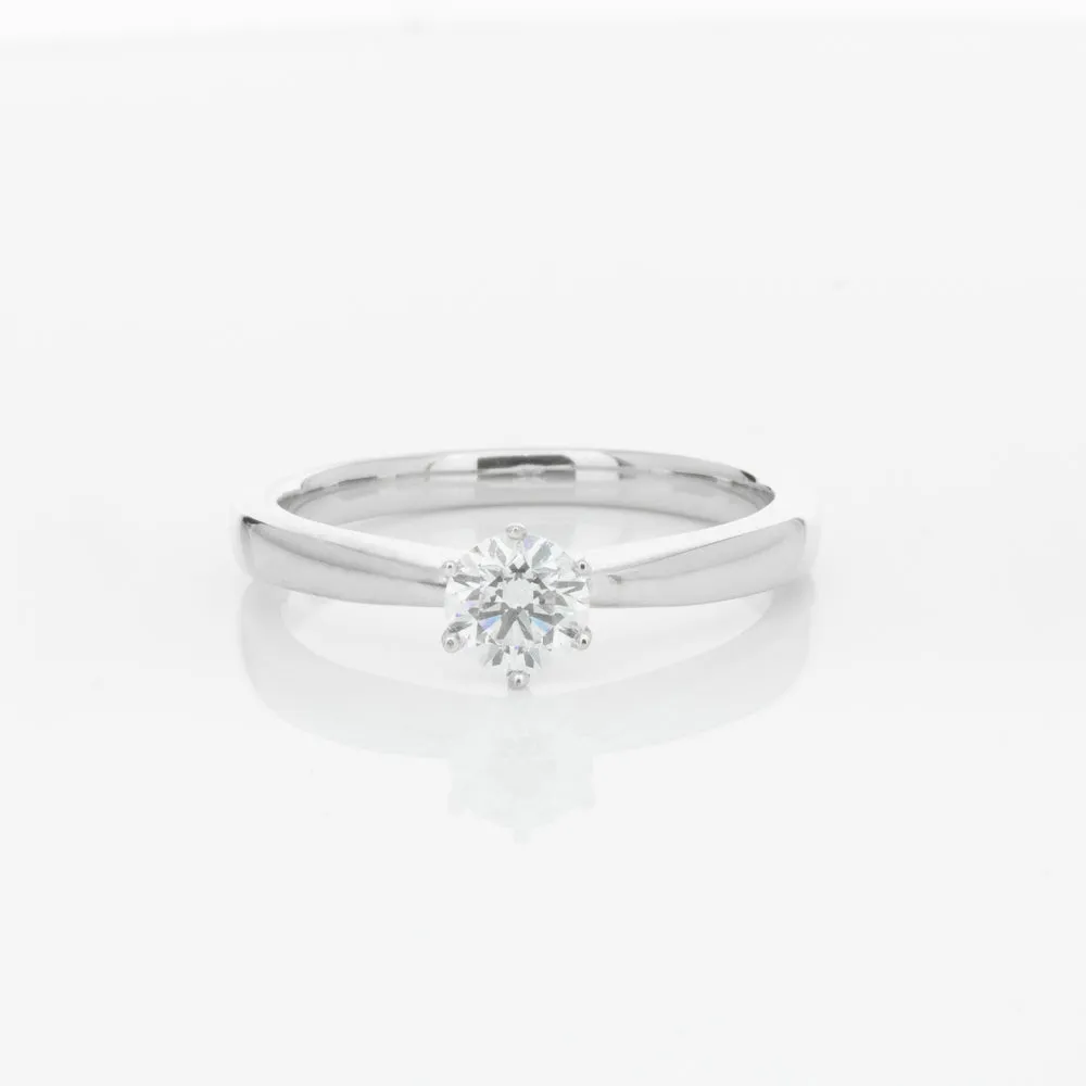 18ct White Gold .40ct Diamond Nova Ring