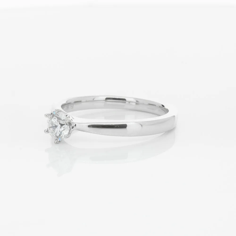 18ct White Gold .40ct Diamond Nova Ring