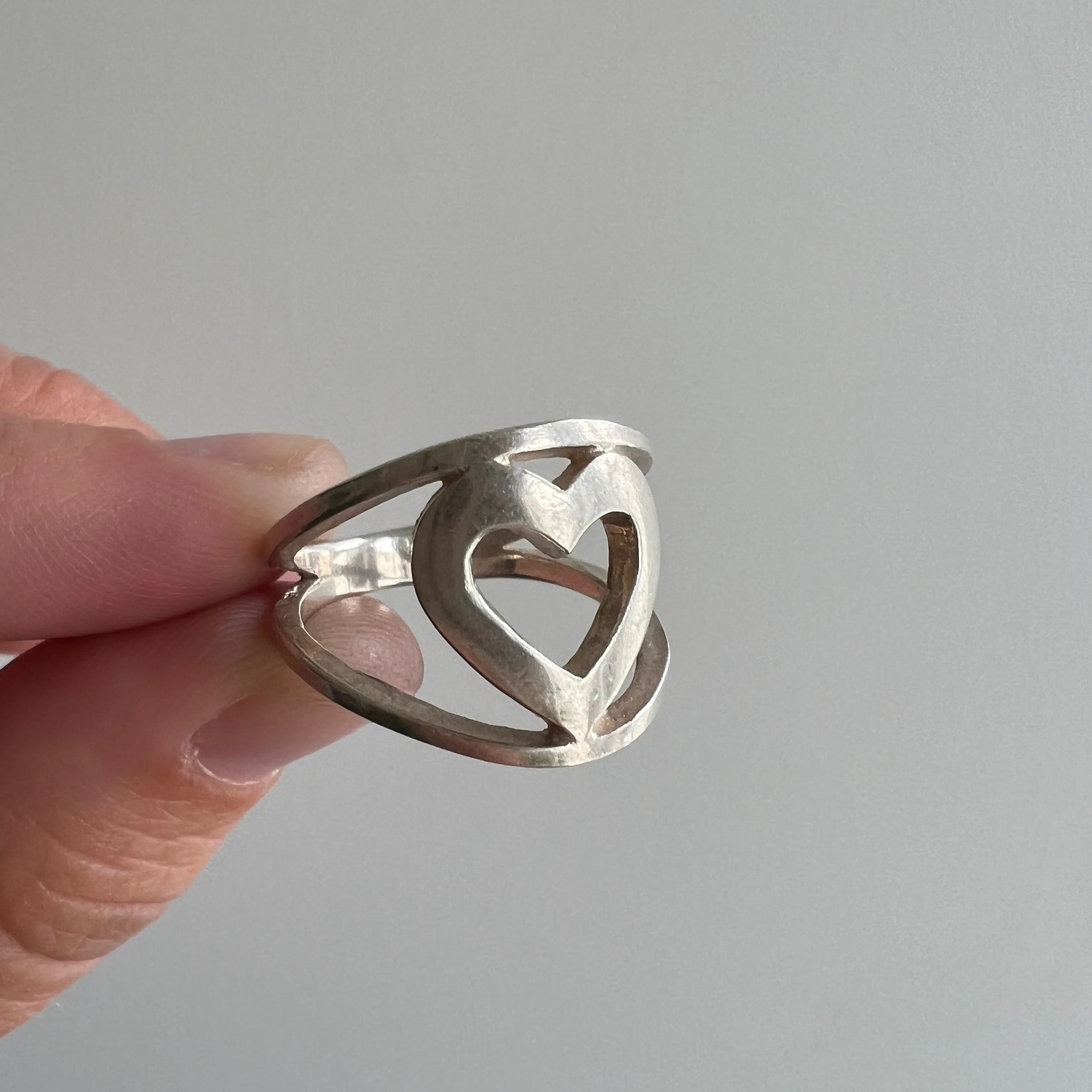 V I N T A G E // heart sandwich / sterling silver heart cutout ring / size 6.75