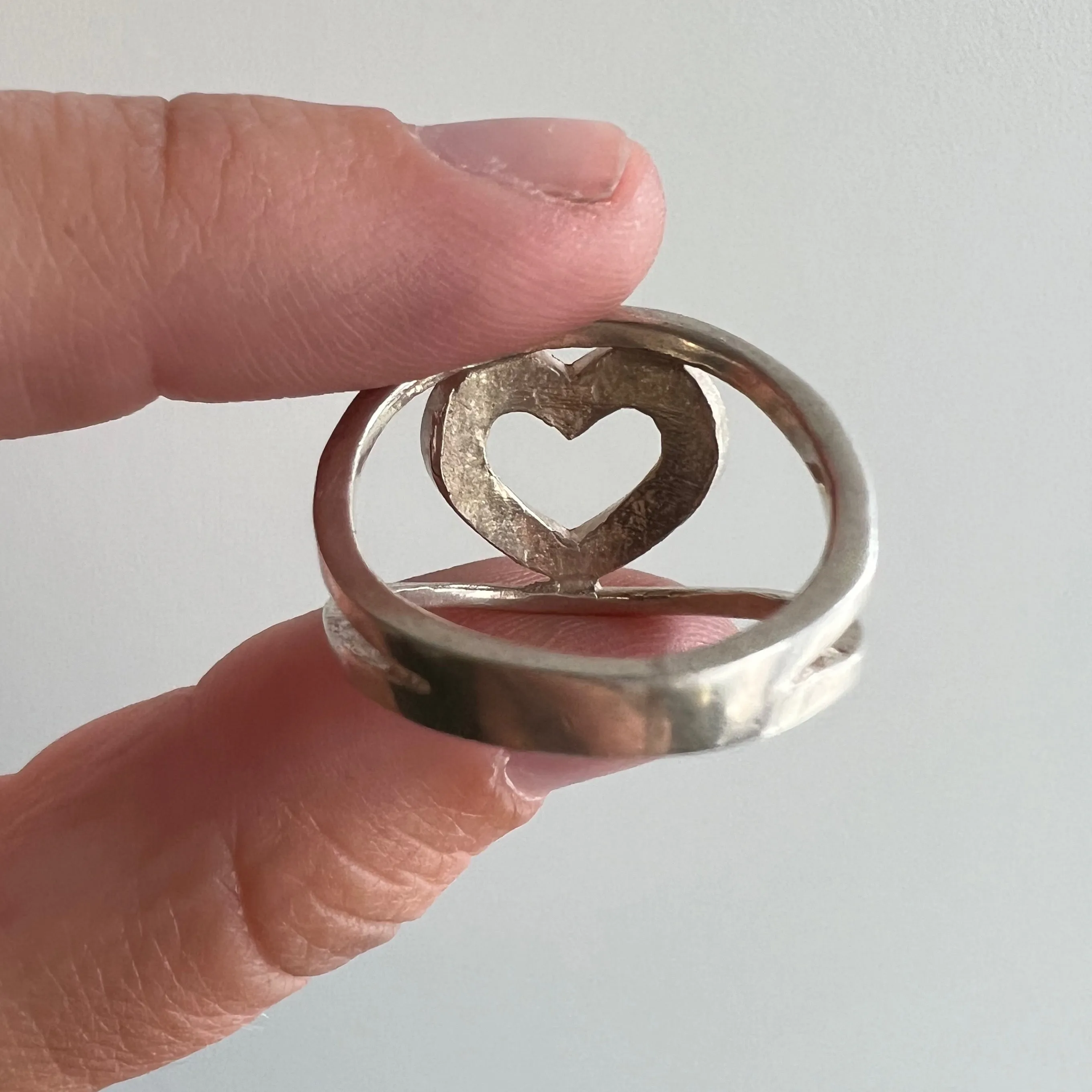 V I N T A G E // heart sandwich / sterling silver heart cutout ring / size 6.75